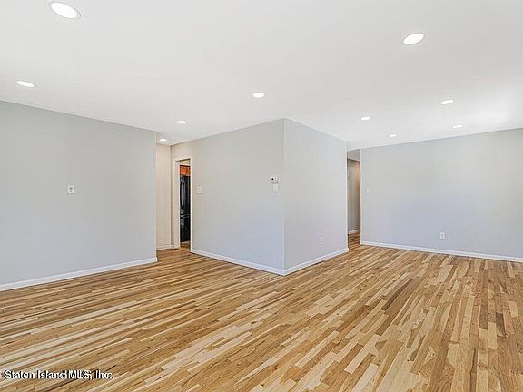 4th image of 622 Barlow Ave