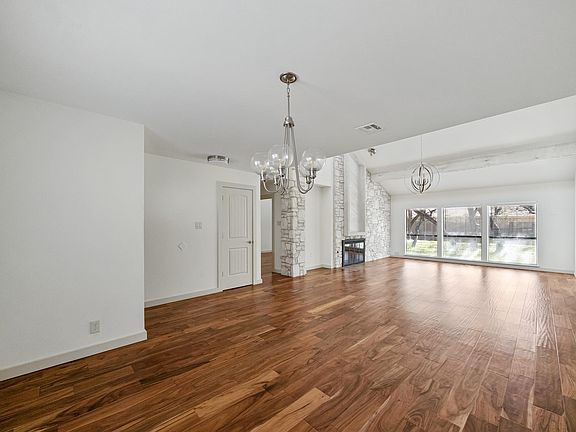 3rd image of 13902 Sugarberry Woods St