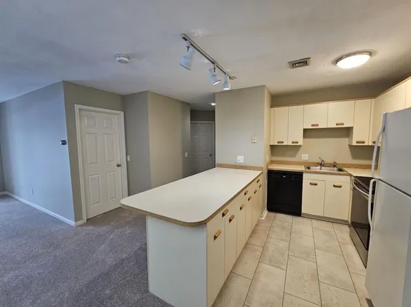 28 James St Unit 17, Milford, NH 03055