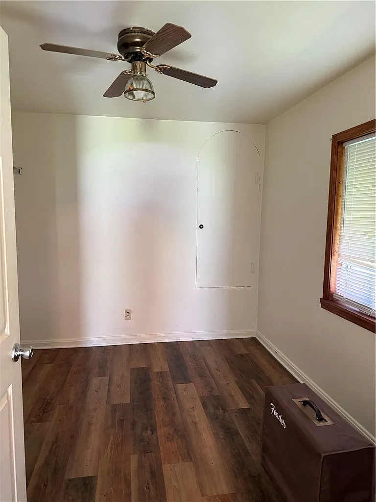 2 bed, $950 — Photo 3
