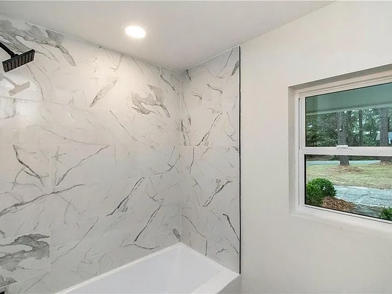 421 McQueen Ave — Photo 13