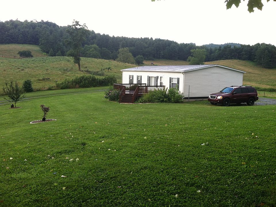2nd image of 372 W Yuma Ln