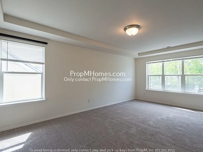 7561 SW Thornton Dr — Photo 11