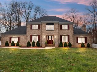 8 Timber Ridge Dr, Annandale, NJ 08801