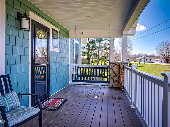 5th image of 167 Ridgecrest Rd