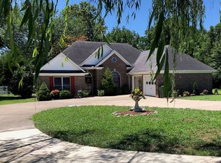 9 Clayton Acres Cir, Fayetteville, TN 37334