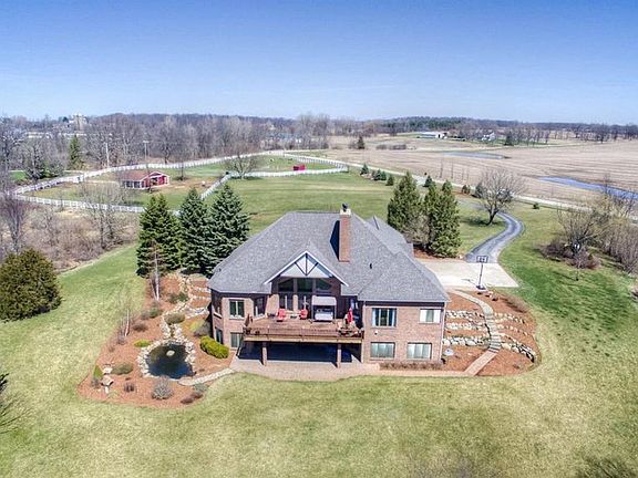 3rd image of 4997 Looking Glass Ln