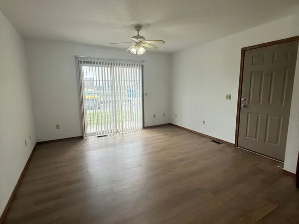 2862 S Meadowbrook Ave, Springfield, MO