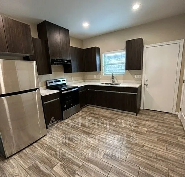 1008 W La Pointe Ave #1 — Photo 3