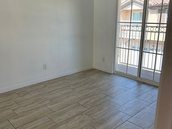 4th image of 8471 Laurel Ave #206
