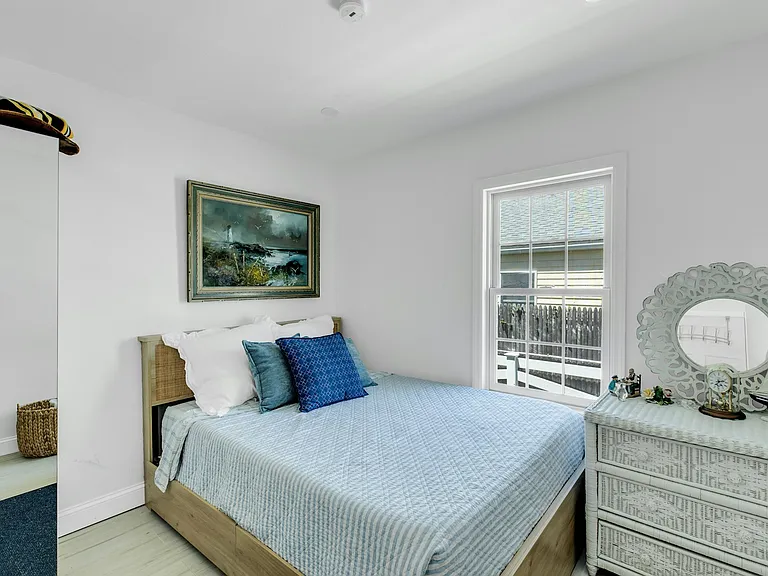 135 Noyac Ave — Photo 12