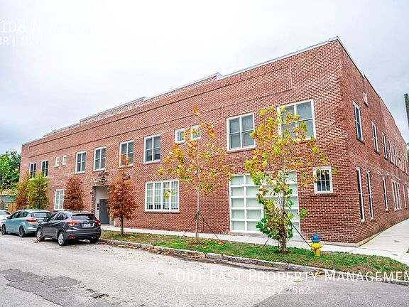 3rd image of 3108 N Jefferson St #206
