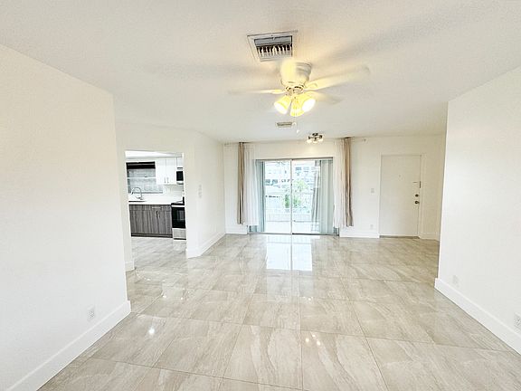 4th image of 1534 SE 15th St #10745240