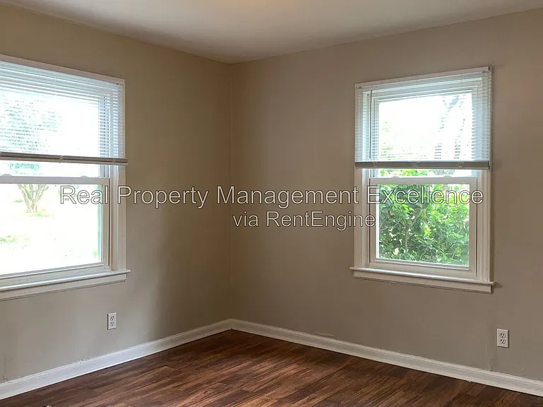 410 Lamont St — Photo 9