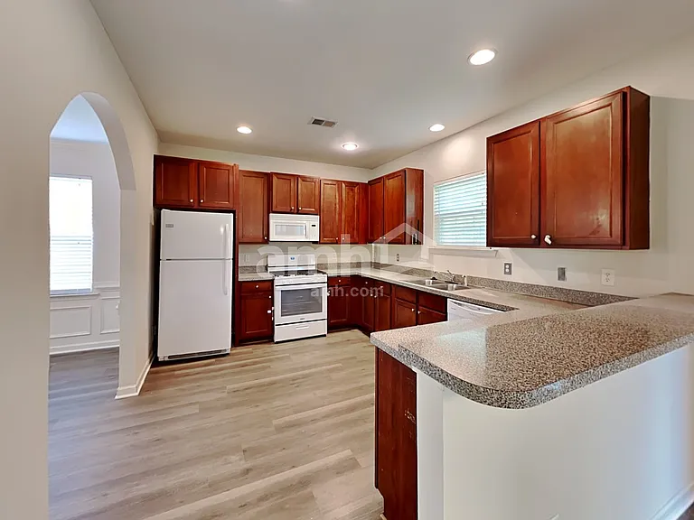 1637 Bradmere Ln — Photo 3