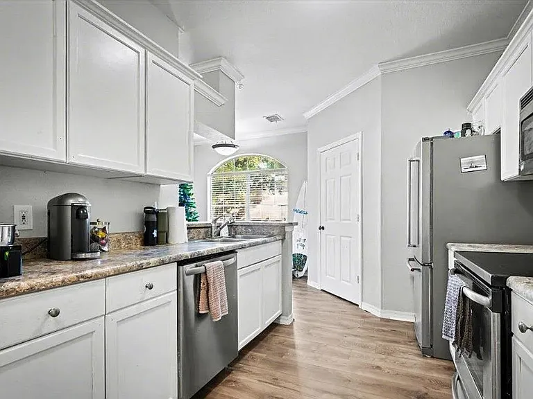 59 Hampton Pl #20D — Photo 4