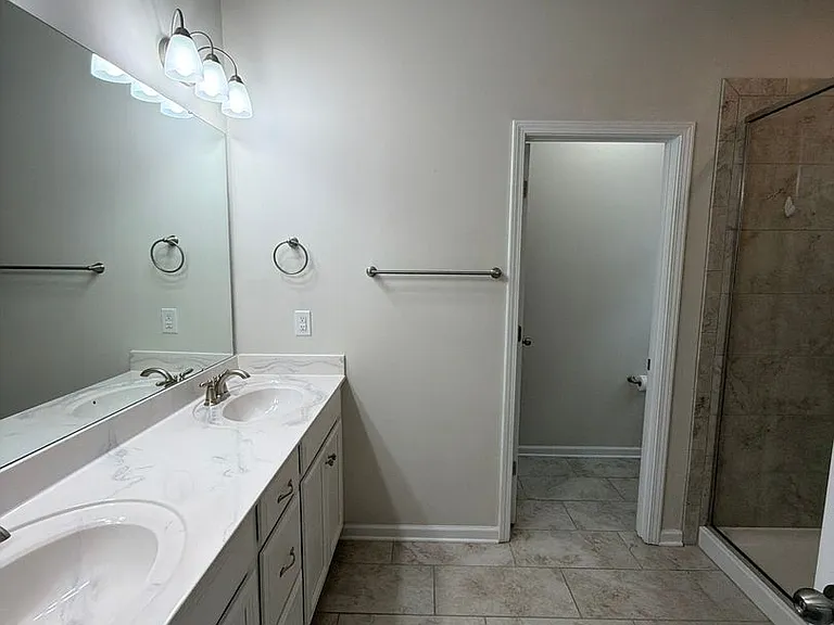 1008 Fairbrae Ln — Photo 13