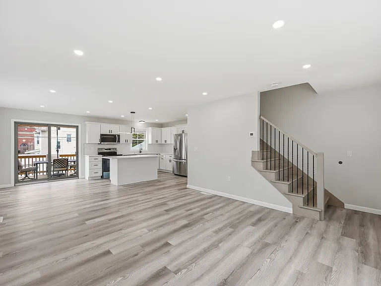 14 Crane St — Photo 8