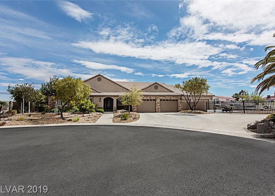 1st image of 8875 W El Campo Grande Ave