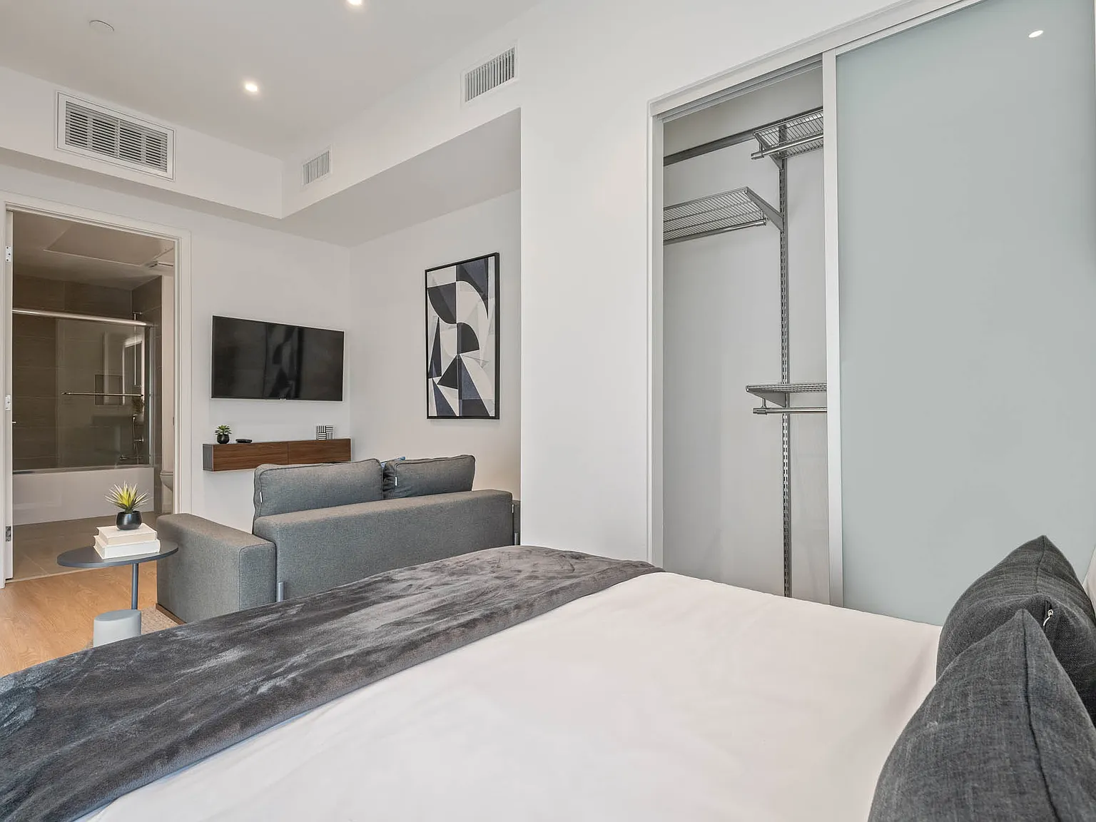 ~4 Weeks Free + $500 Off~ Incredible Studio With Gorgeous Floors And In-Unit Laundry ~ In Beautif... — Photo 4