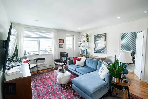 Rented by Highline Residential | media 8