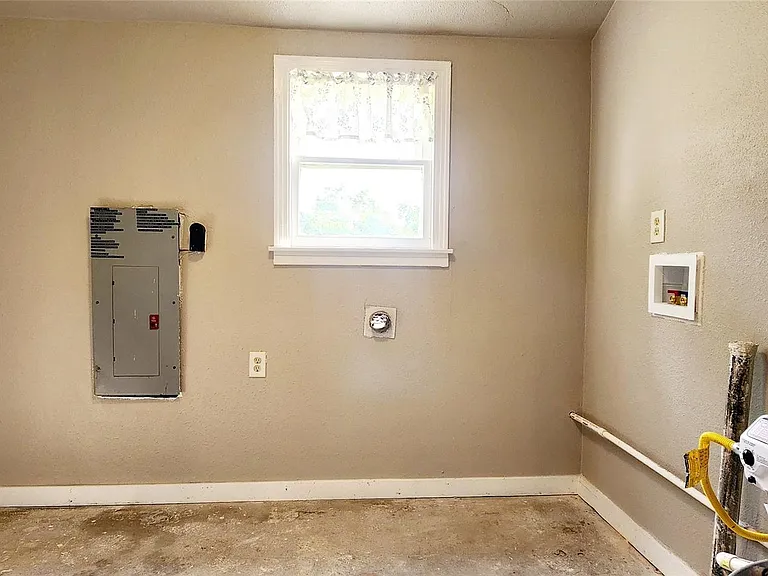 113 Laurel St — Photo 20