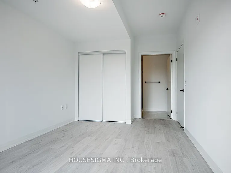 408 Brown Ct #212 — Photo 21