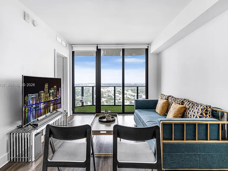 121 NE 34th St #2810 — Photo 9