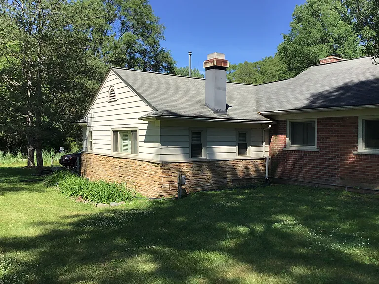 W Forteen Mile Rd — Photo 16