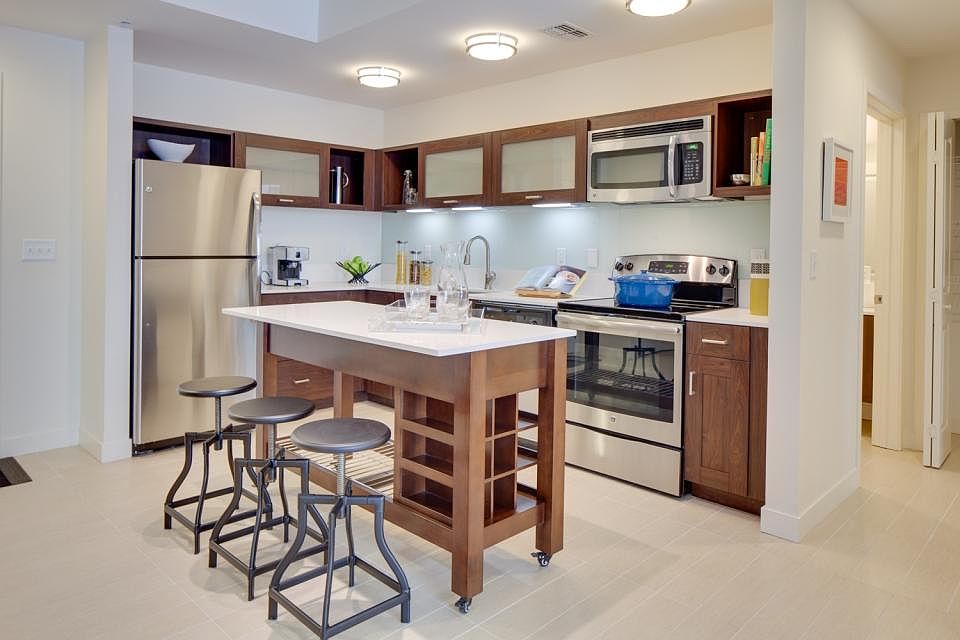 1st image of 890 N Orange Ave #1B