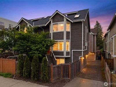 11732 Greenwood Avenue N, Seattle, WA, 98133