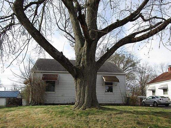 3rd image of 3047 E 13th Ave