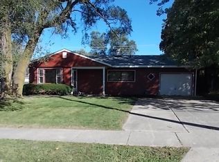 116 Hazard Rd, Carpentersville, IL 60110