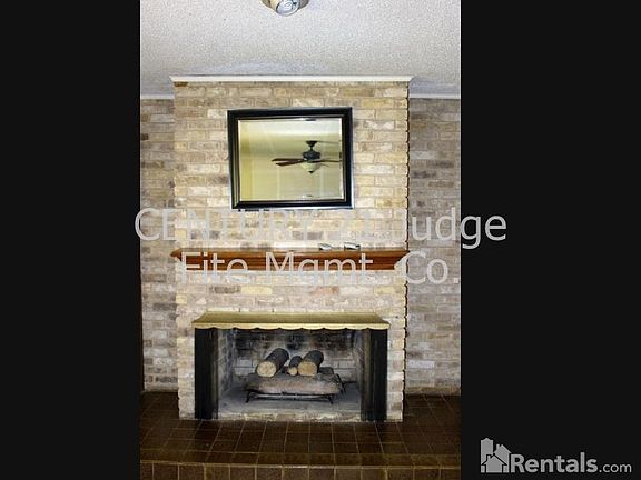 4th image of 1633 Brent Ct