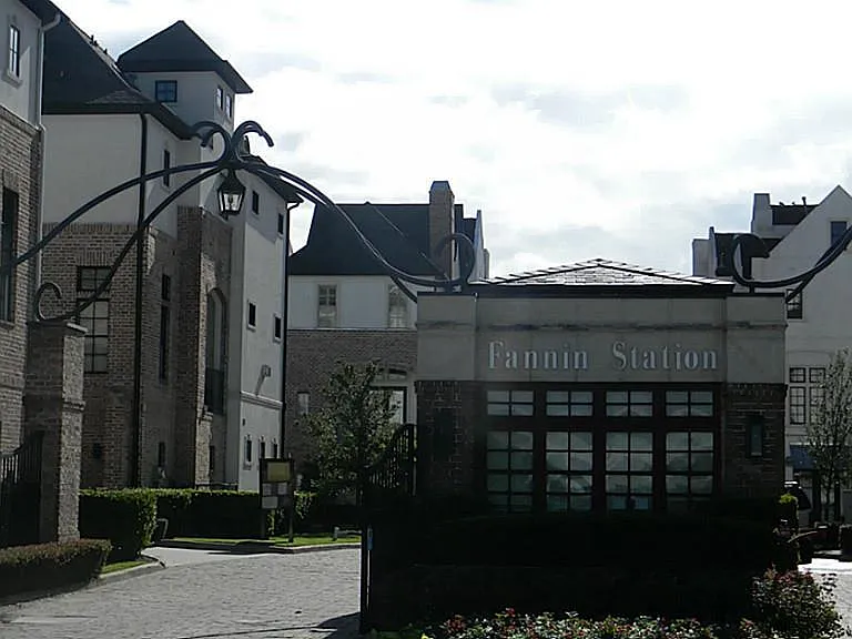 2021 Fannin Sta — Photo 3