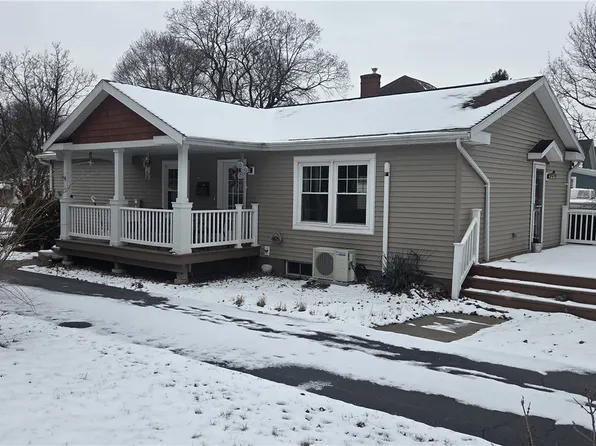 37 Oak St, Geneseo, NY 14454