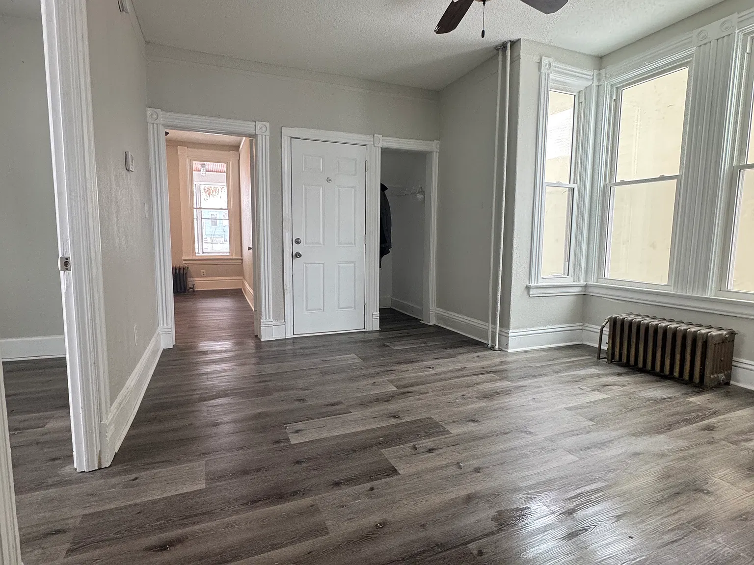 896 Case Ave — Photo 4
