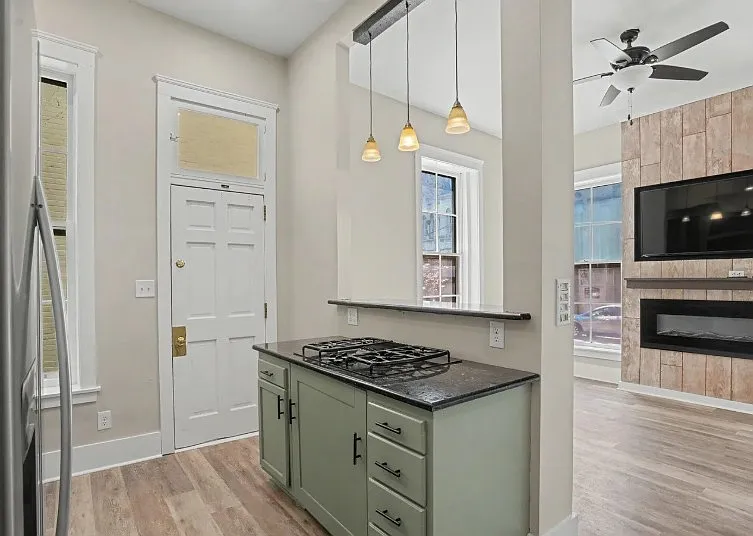 1037 S 4th St #2 — Photo 9