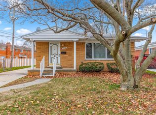 8139 Woodbine St, Dearborn Heights, MI 48127
