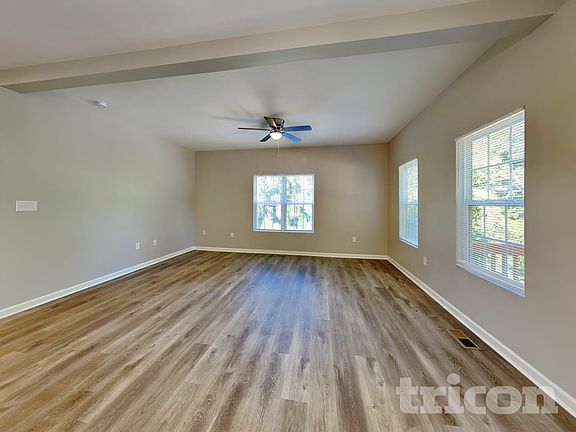 2nd image of 118 Lookout Point Pl