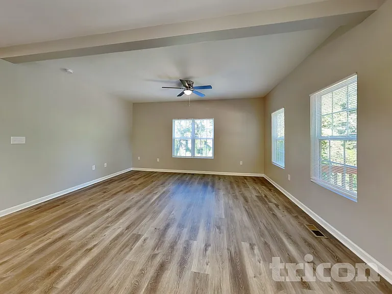118 Lookout Point Pl — Photo 2