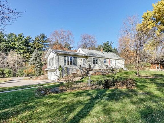 5th image of 3814 McMenemy St