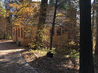 933 Oak Rd, Skyforest, CA 92385