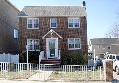 1st image of 370 Aurora Ave