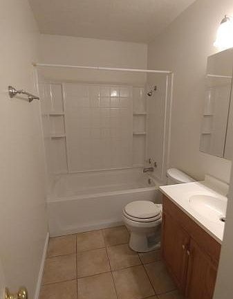 4th image of 2119 Woodside Dr