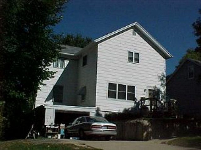 2nd image of 744 8th Ave N