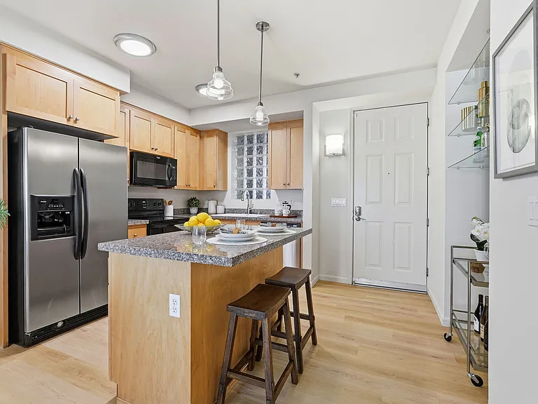 800 N 8th St #129 — Photo 16