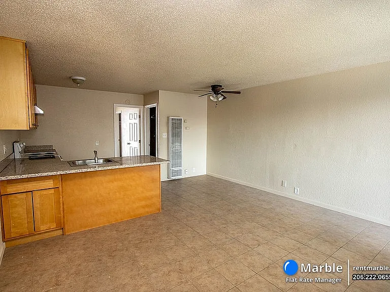 847 E Main St #4 — Photo 15