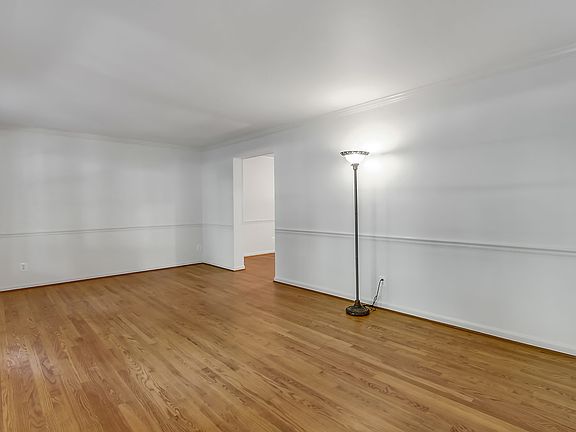 4th image of 1601 Randallwood Ct