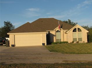 102 Sugar Ter, Runaway Bay, TX 76426